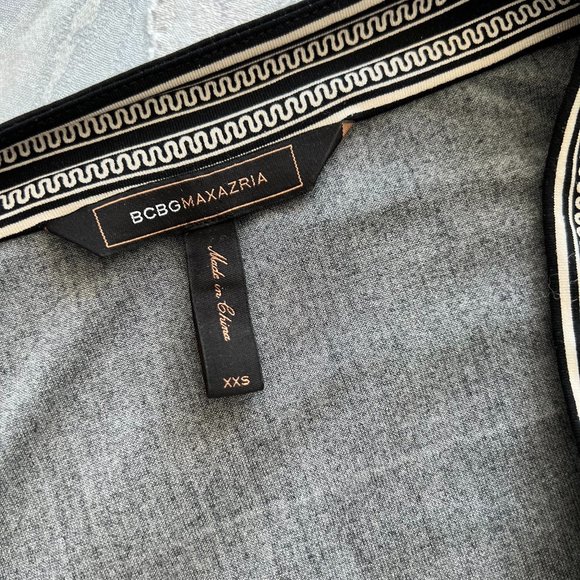 BCBG Shirt with Tie Belt - Picture 4 of 4